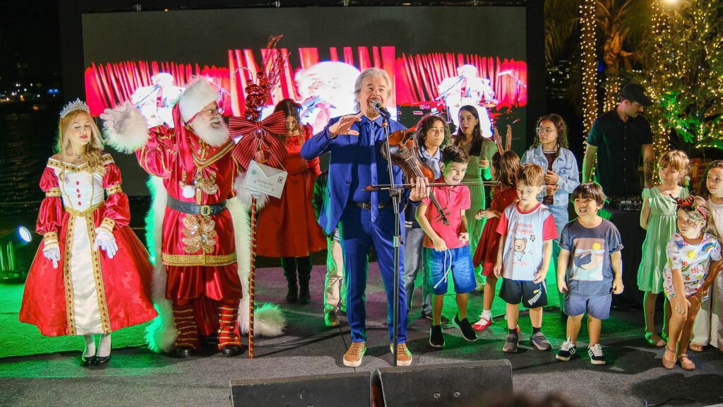 Pontão inaugura Natal Imperial com decoração encantada