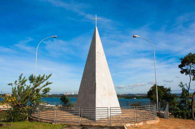 Dia do Sol: veja 5 lugares de Brasília para apreciar o nascer do sol 6 Ermida Dom Bosco