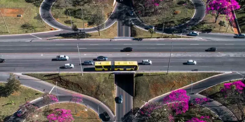 Morar em Brasília é medir distância em minutos, não em quilômetros